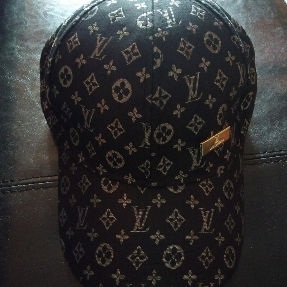 LOUIS VUITTON HAT